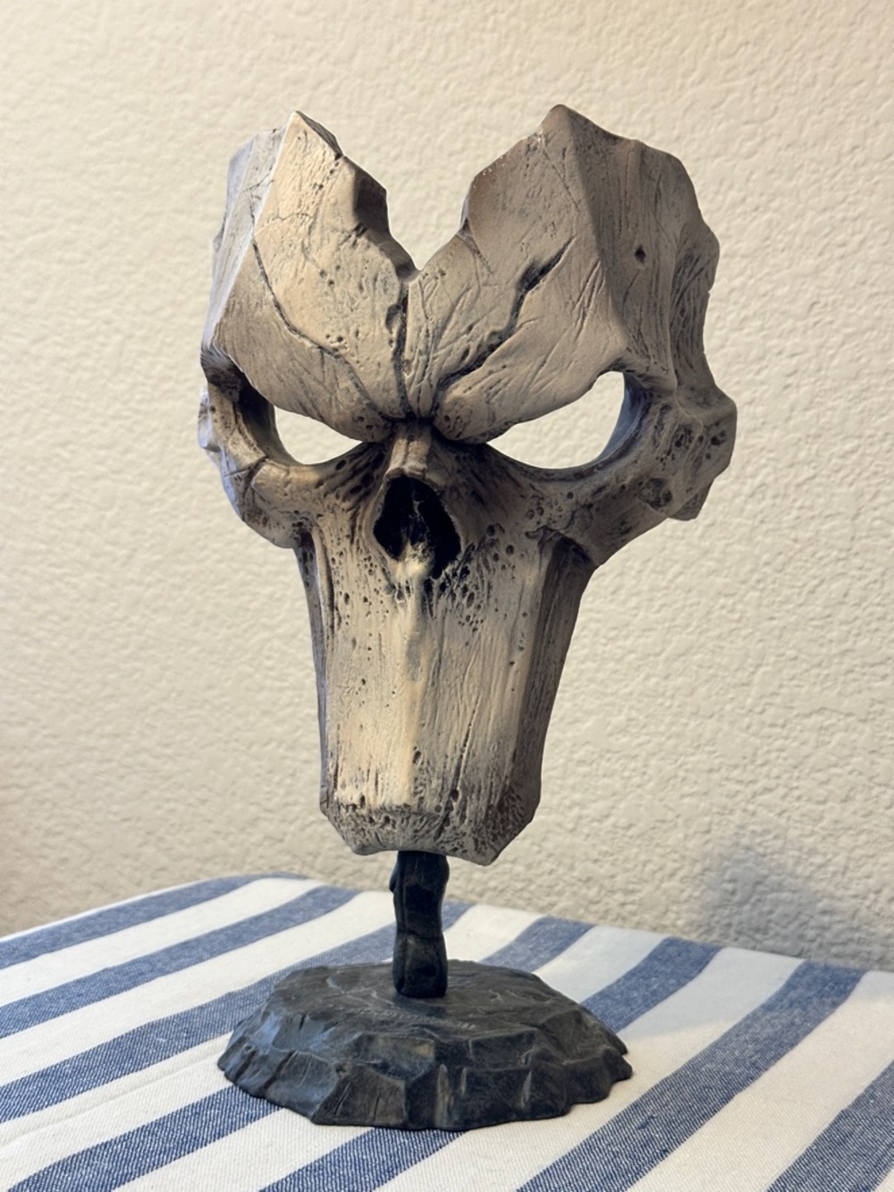 Darksiders II Death Mask Replica Collector’s Edition Preowned Excellent